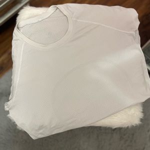 White Lululemon Swiftly tech short sleeve 2.0